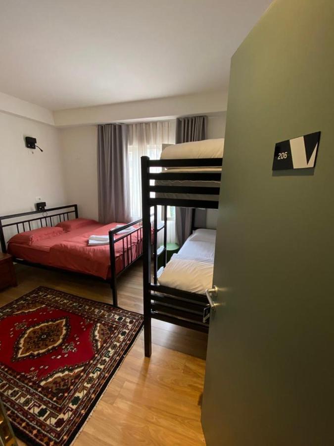 Vanilla Sky Boutique Hostel Тирана Экстерьер фото