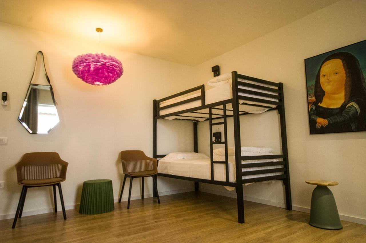 Vanilla Sky Boutique Hostel Тирана Экстерьер фото