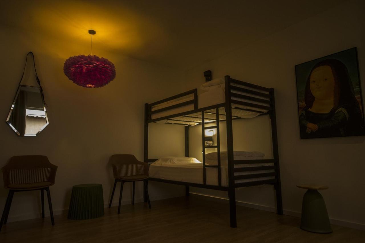 Vanilla Sky Boutique Hostel Тирана Экстерьер фото